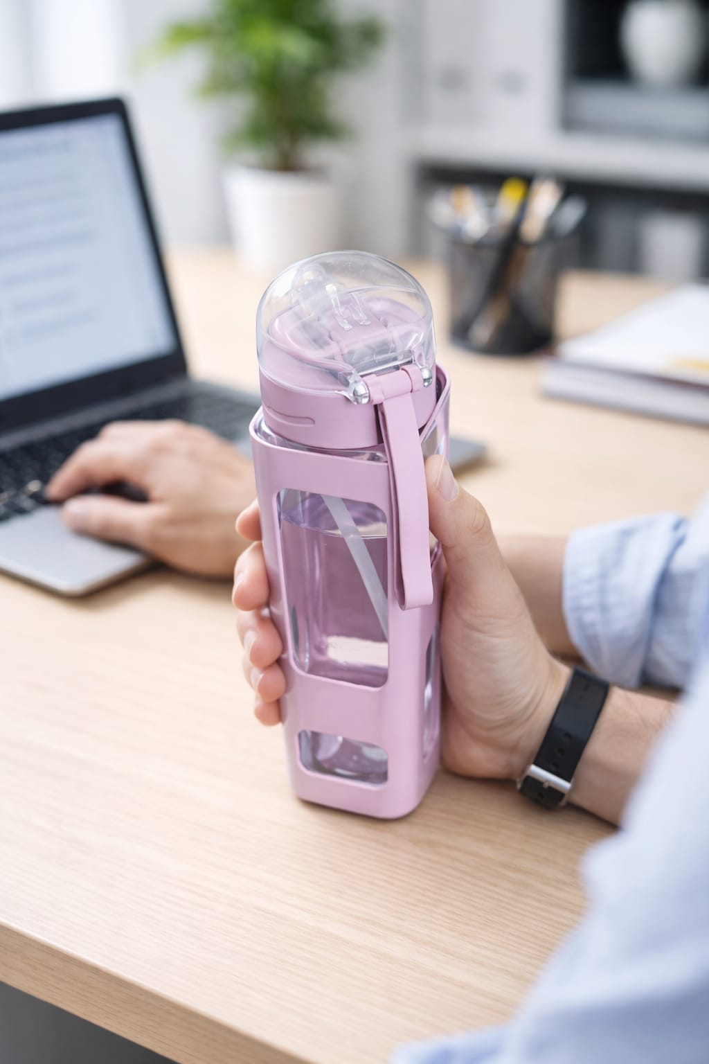 Vstylehunt OfficeMate Leakproof Water Bottle with Straw | Stylish Sipper | BPA Free | Office & Travel Use (Blue/Pink)